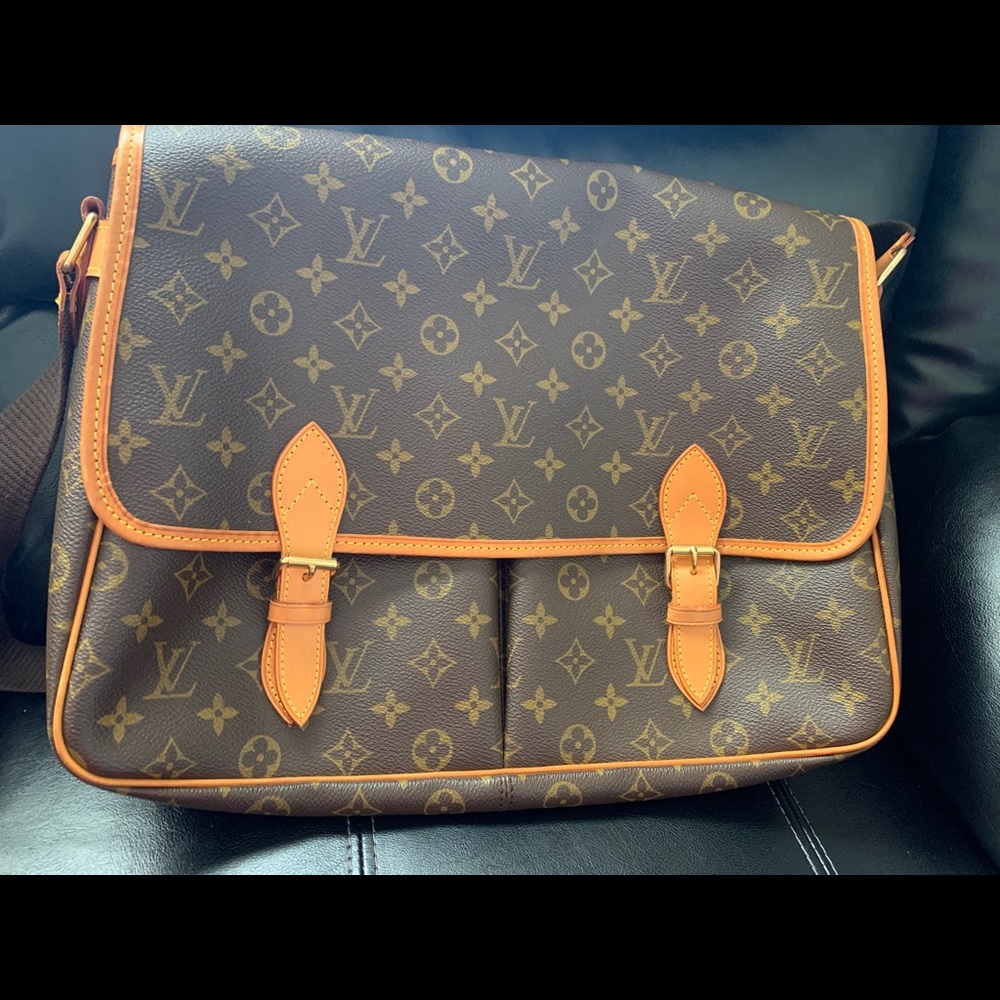 Lv briefcase